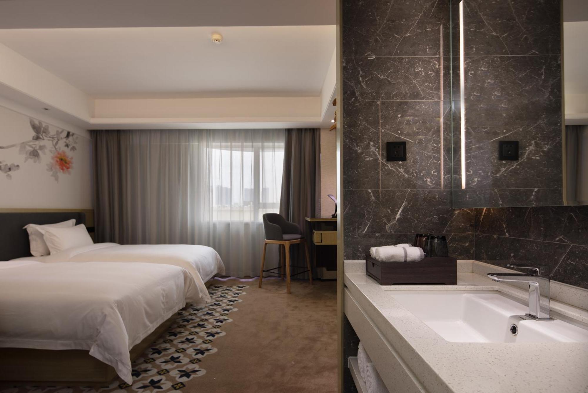 Paco Hotel Guangzhou Jiangtai Road Metro Branch Extérieur photo