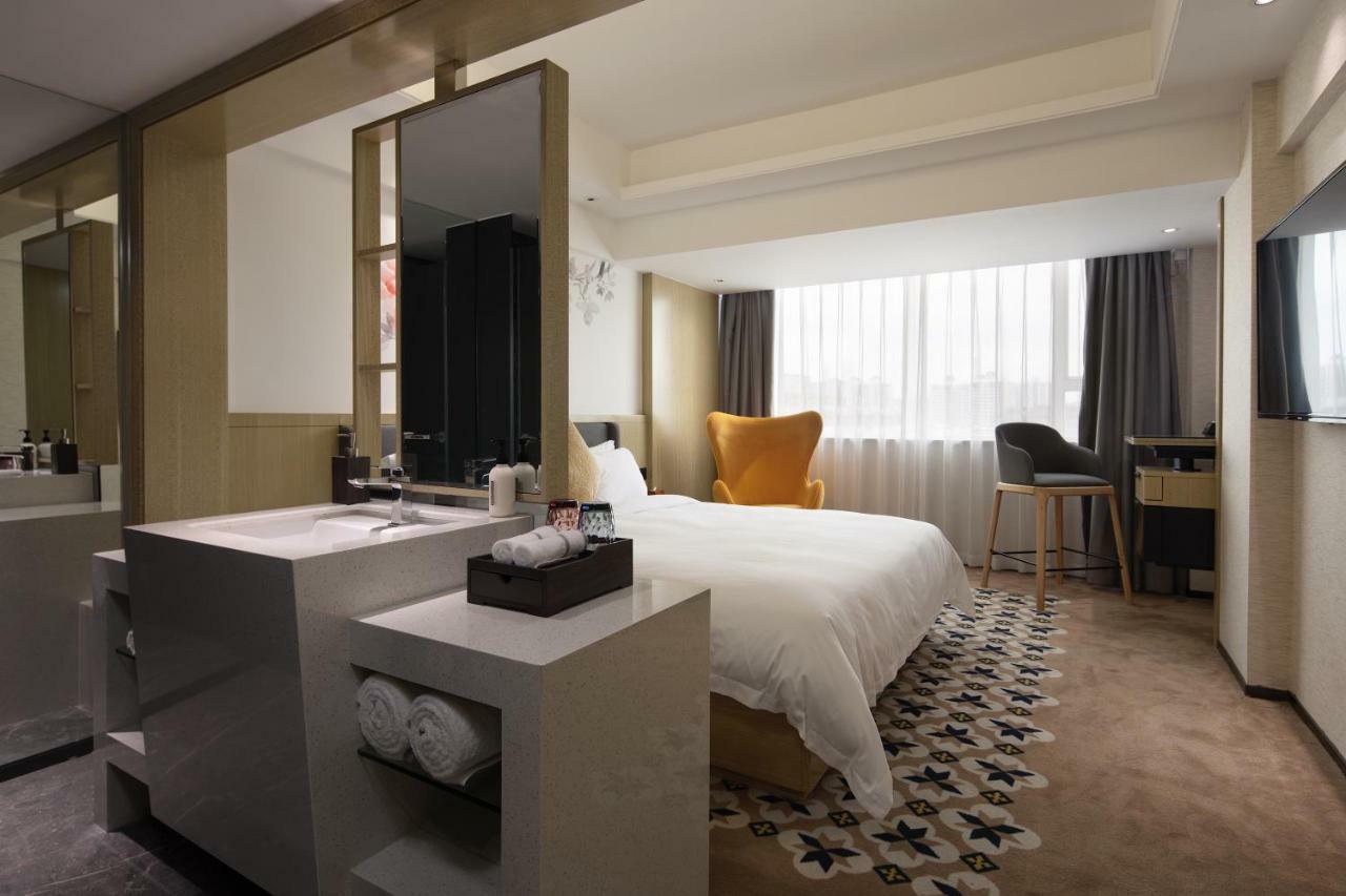 Paco Hotel Guangzhou Jiangtai Road Metro Branch Extérieur photo